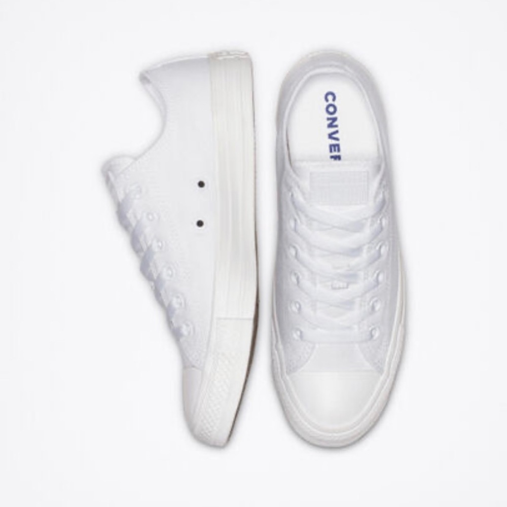 WHITE LOW TOP CHUCKS